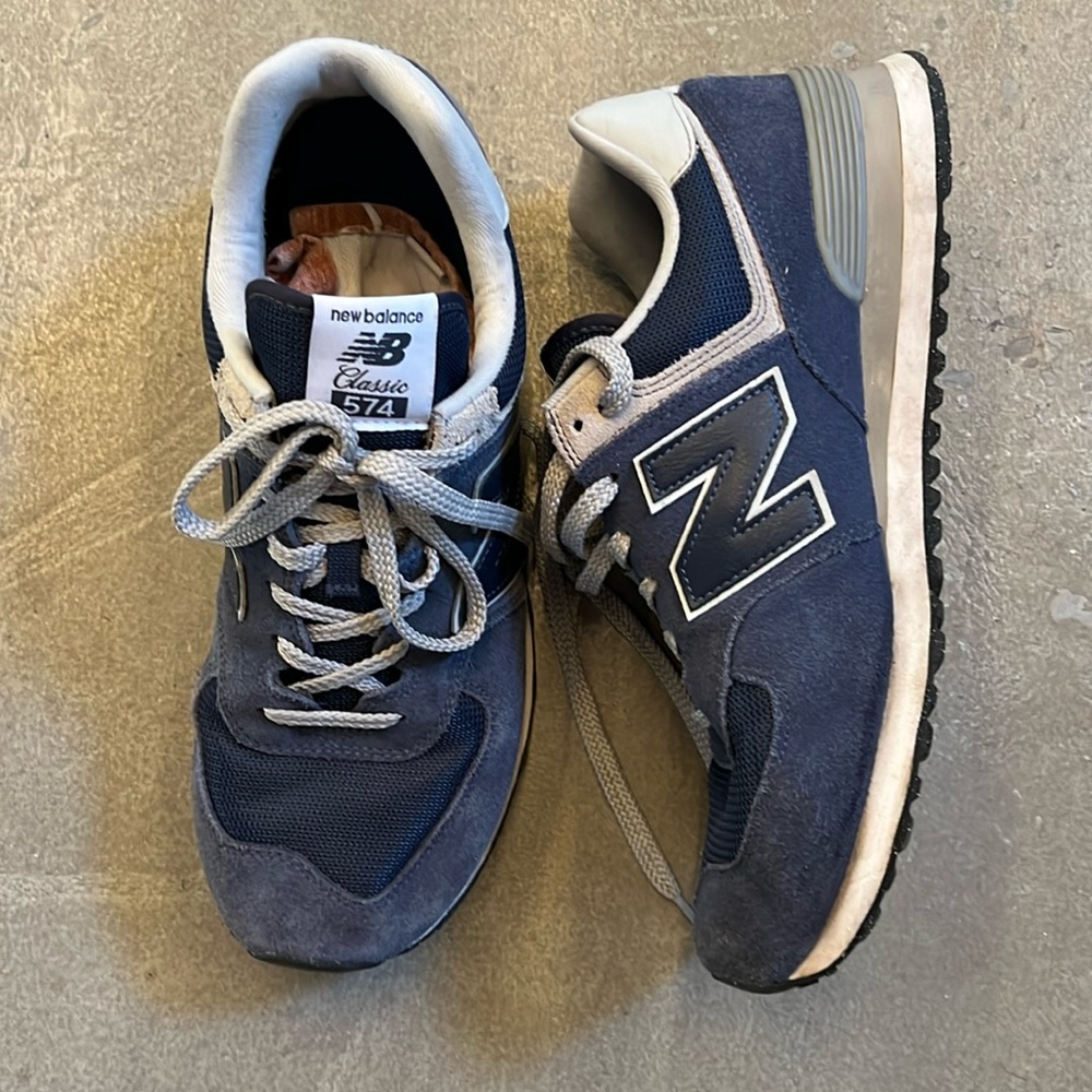 New Balance 574 Mens 11.5 Classic Core Navy Running Shoes Sneakers Blue ML574EVN